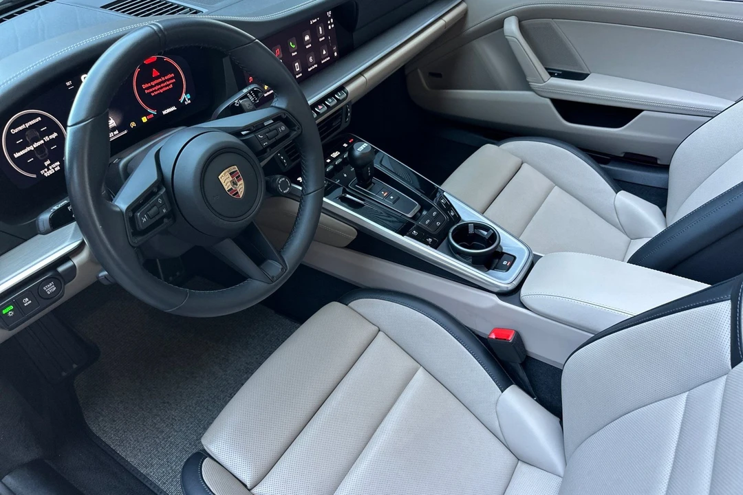 2025 Porsche 992 Carrera - Image 4 of 31