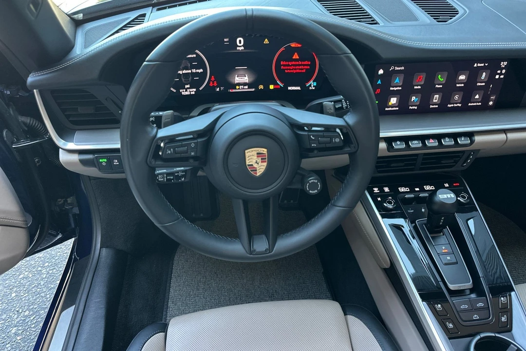 2025 Porsche 992 Carrera - Image 17 of 31
