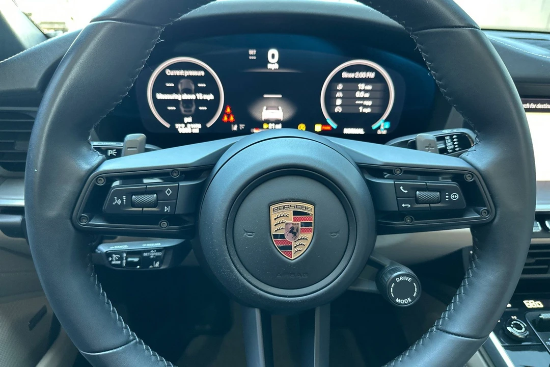 2025 Porsche 992 Carrera - Image 29 of 31