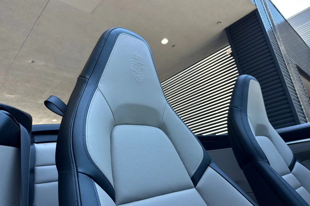 2025 Porsche 992 Carrera - Image 19 of 31