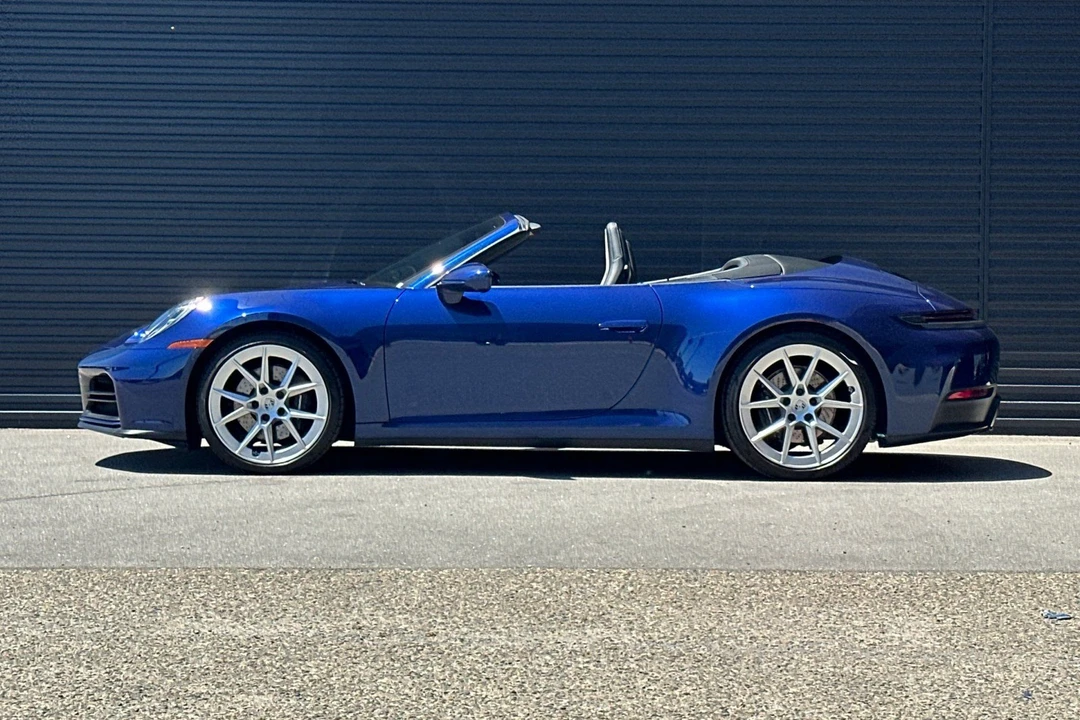 2025 Porsche 992 Carrera - Image 2 of 31