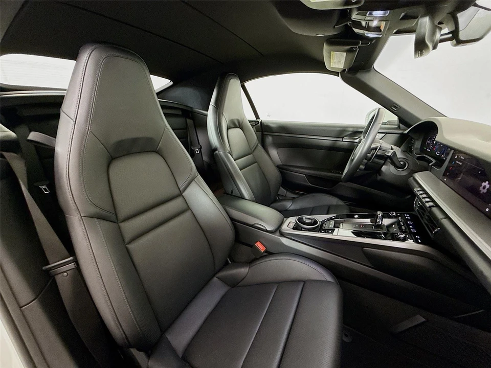 2025 Porsche 992 Carrera - Image 16 of 21