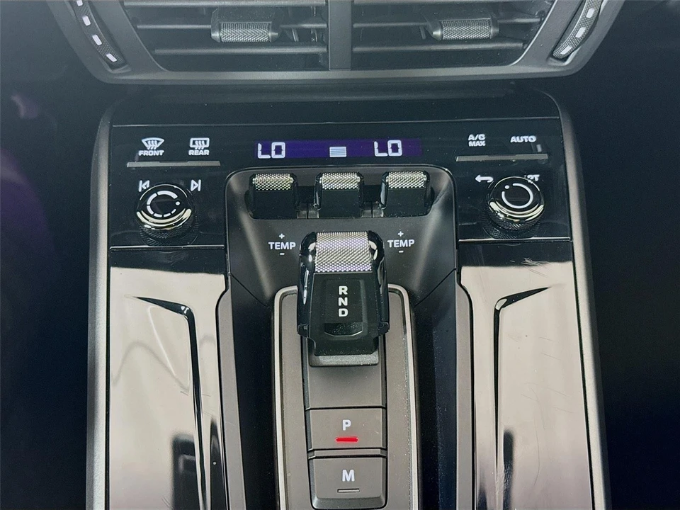 2025 Porsche 992 Carrera - Image 11 of 21