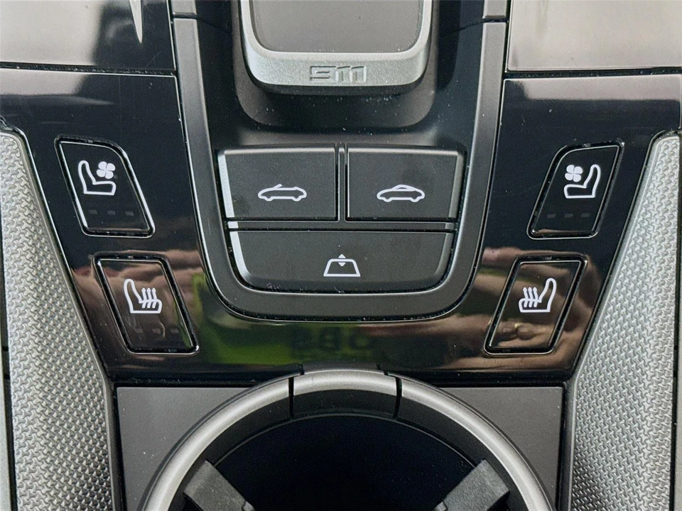 2025 Porsche 992 Carrera - Image 10 of 21