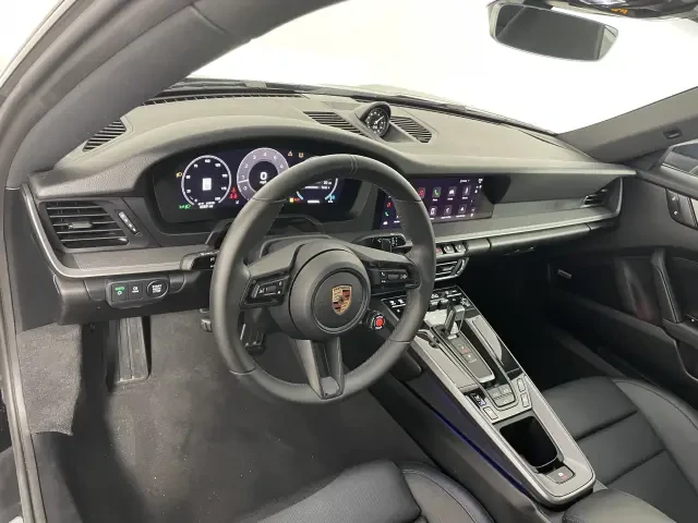 2025 Porsche 992 Carrera - Image 4 of 9