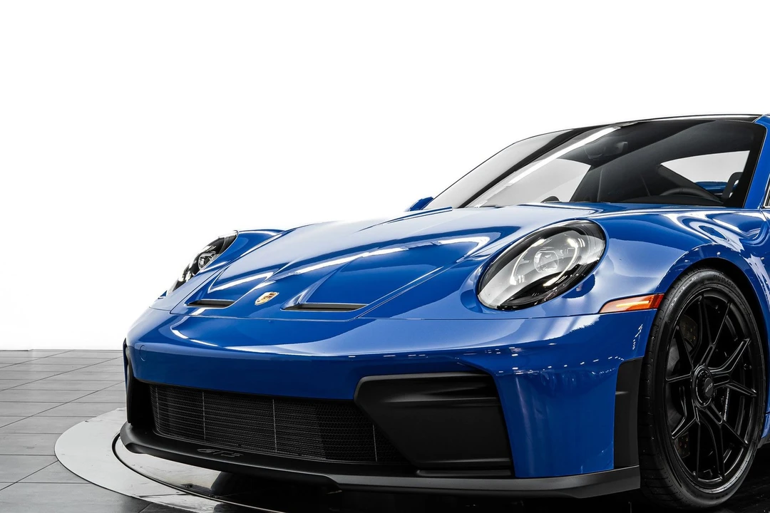 2025 Porsche 992 GT3 - Image 16 of 31