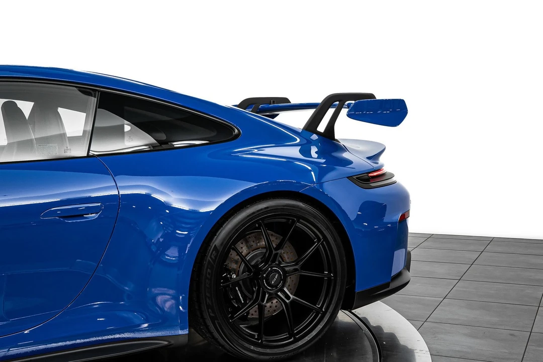 2025 Porsche 992 GT3 - Image 19 of 31
