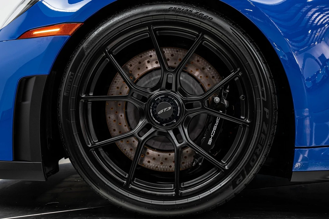 2025 Porsche 992 GT3 - Image 25 of 31