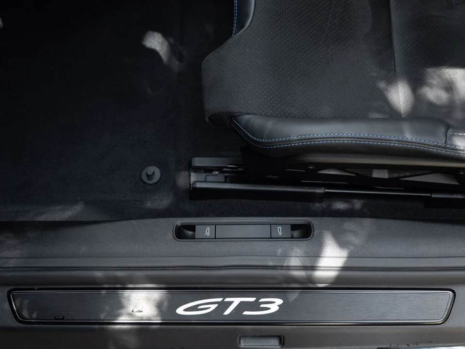 2025 Porsche 992 GT3 - Image 20 of 31