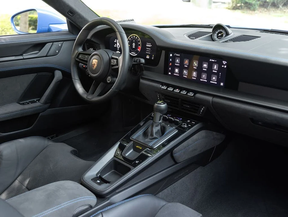 2025 Porsche 992 GT3 - Image 12 of 31