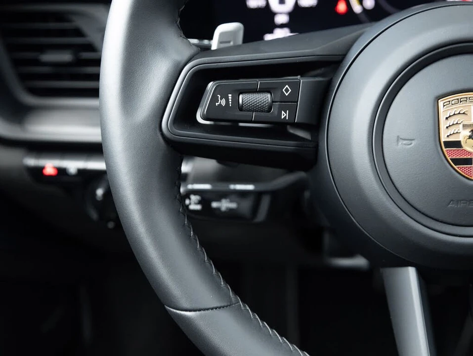 2025 Porsche 992 GT3 - Image 14 of 31