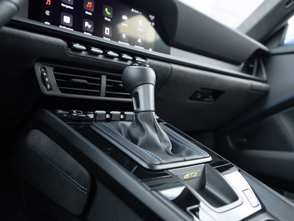 2025 Porsche 992 GT3 - Image 28 of 31