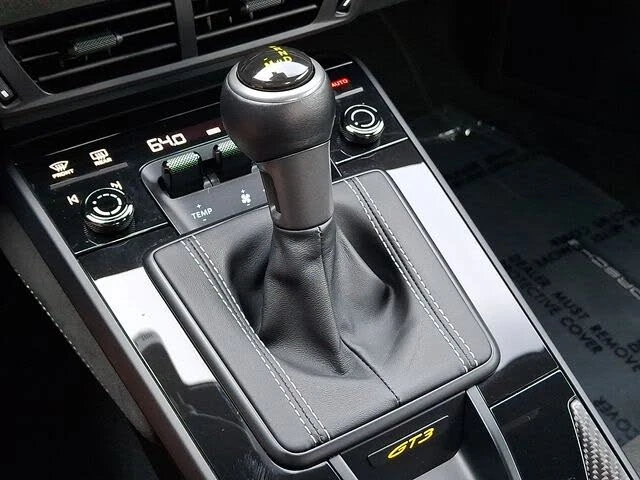 2025 Porsche 992 GT3 - Image 18 of 31