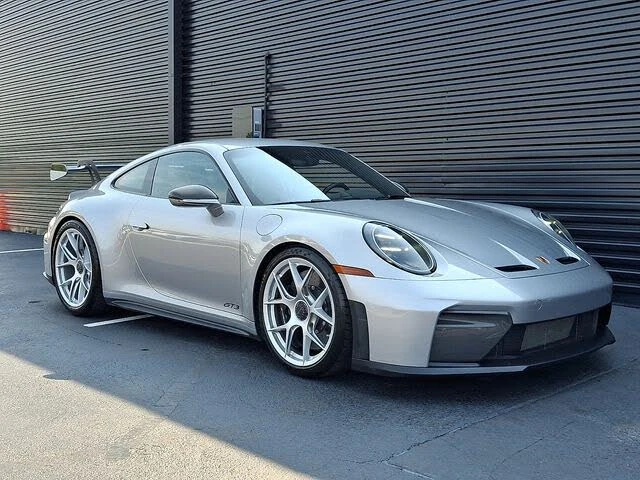 2025 Porsche 992 GT3 - Image 9 of 31