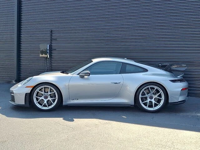 2025 Porsche 992 GT3 - Image 2 of 31