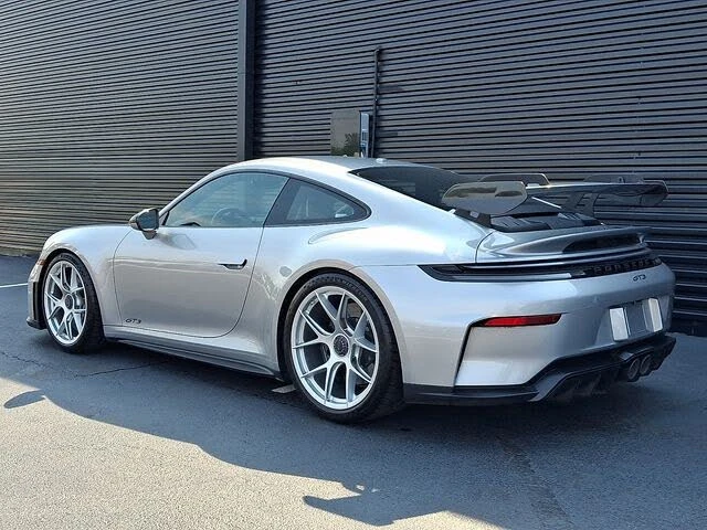 2025 Porsche 992 GT3 - Image 3 of 31