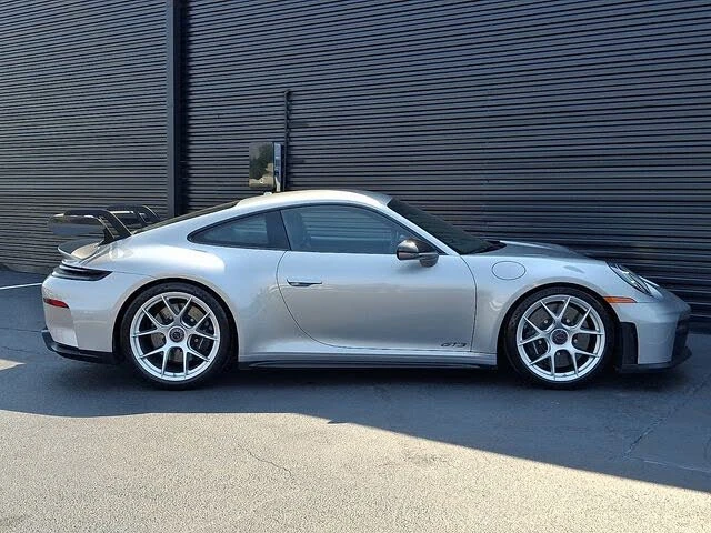 2025 Porsche 992 GT3 - Image 8 of 31