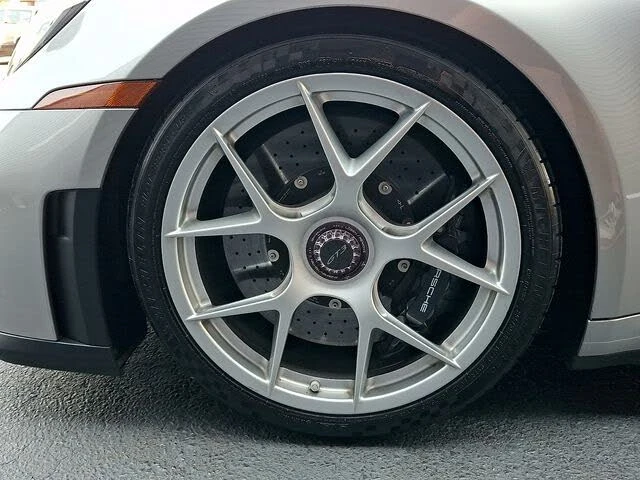2025 Porsche 992 GT3 - Image 15 of 31