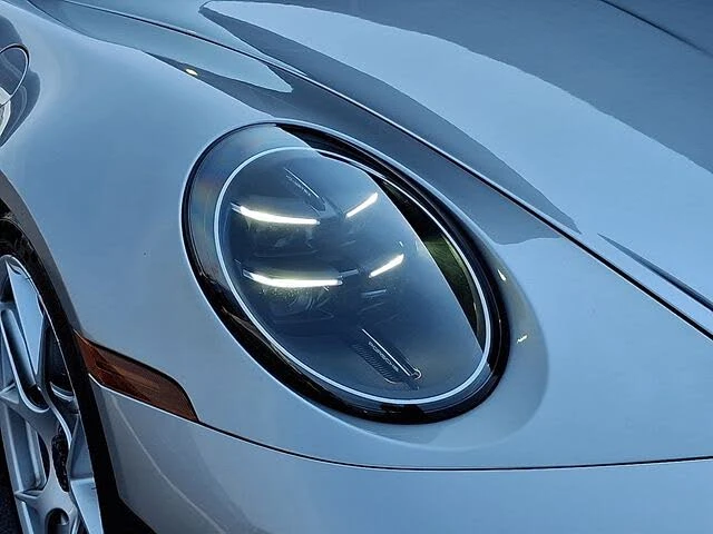 2025 Porsche 992 GT3 - Image 11 of 31