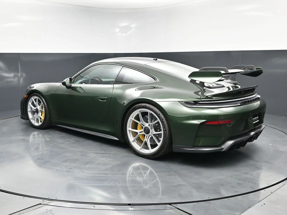 2025 Porsche 992 GT3 - Image 3 of 31