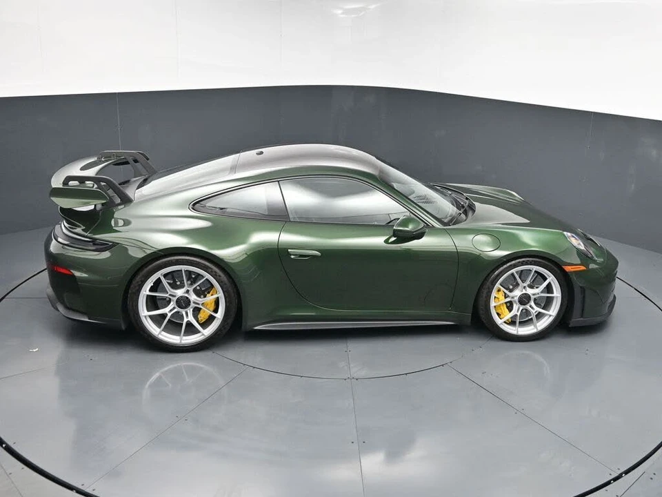 2025 Porsche 992 GT3 - Image 17 of 31