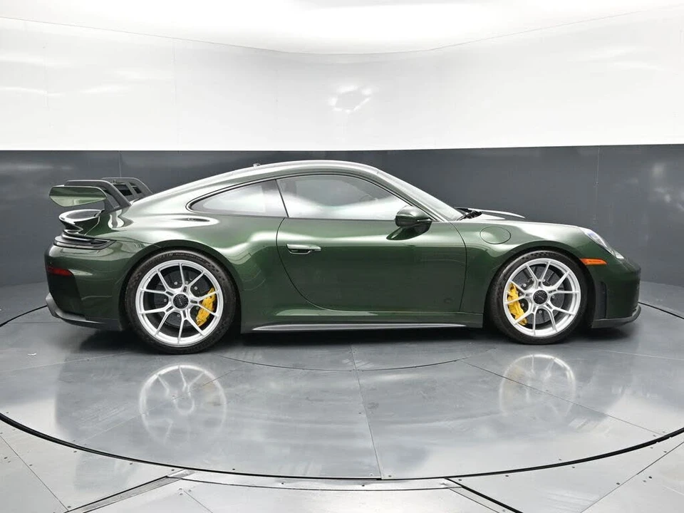 2025 Porsche 992 GT3 - Image 9 of 31