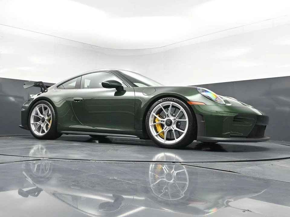 2025 Porsche 992 GT3 - Image 26 of 31