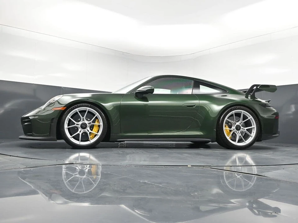 2025 Porsche 992 GT3 - Image 21 of 31