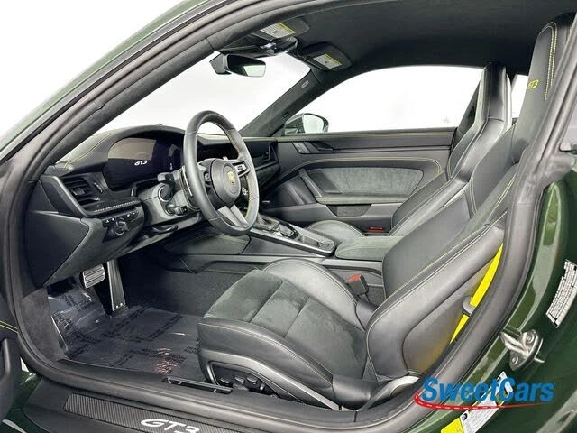 2025 Porsche 992 GT3 - Image 9 of 31