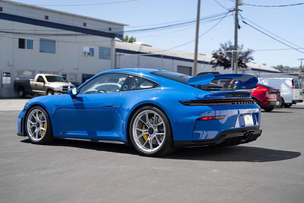 2025 Porsche 992 GT3 - Image 12 of 31
