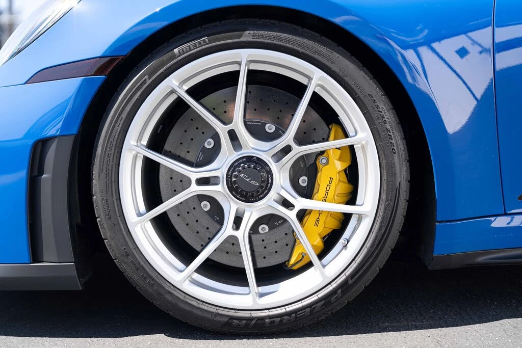 2025 Porsche 992 GT3 - Image 28 of 31