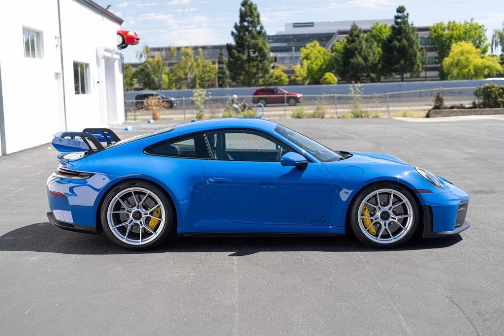2025 Porsche 992 GT3 - Image 16 of 31