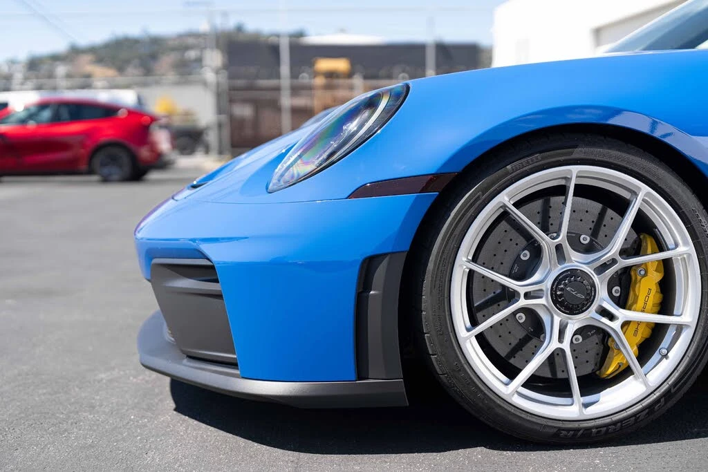 2025 Porsche 992 GT3 - Image 27 of 31