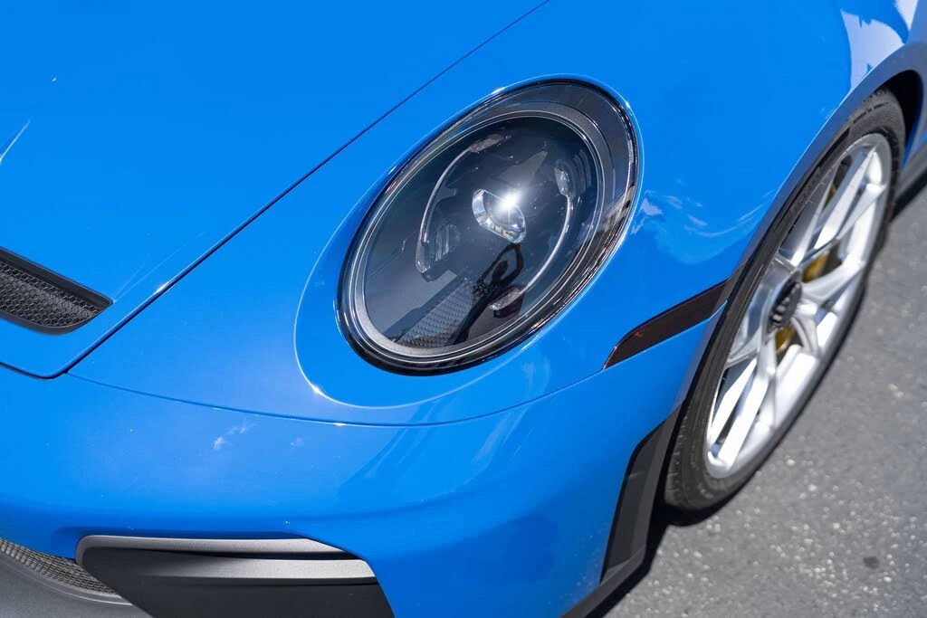 2025 Porsche 992 GT3 - Image 26 of 31