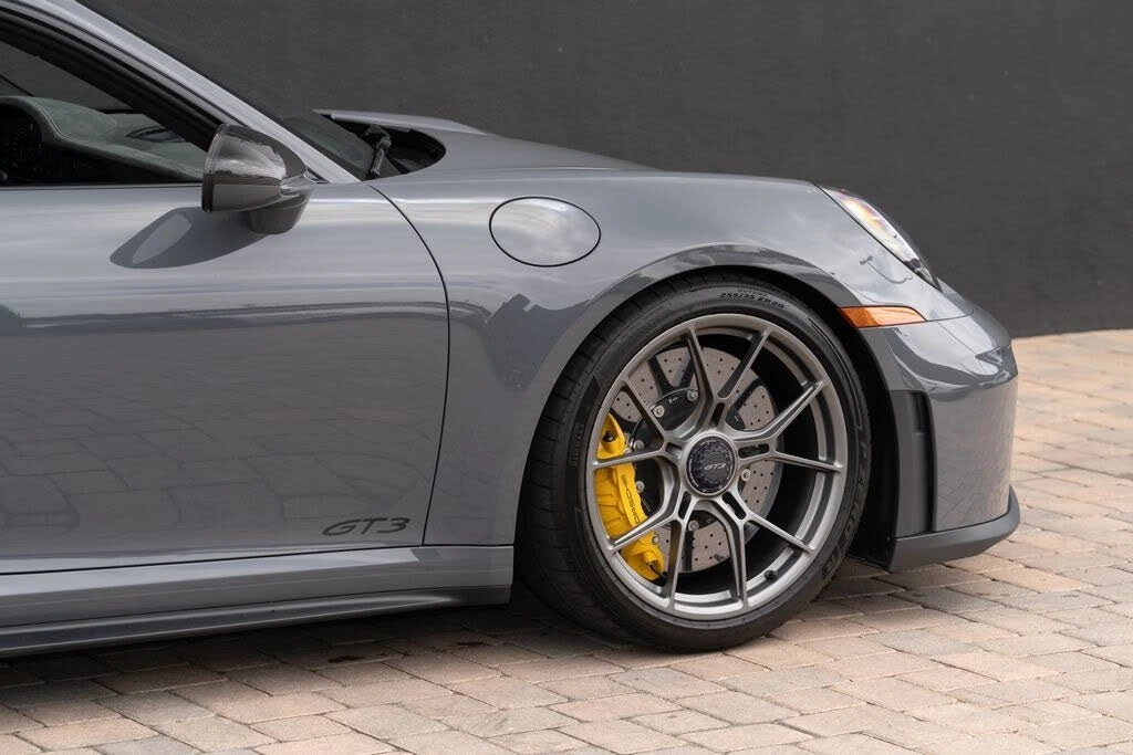 2025 Porsche 992 GT3 - Image 9 of 31