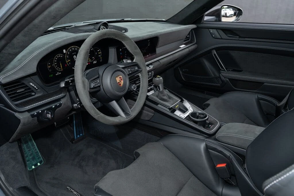 2025 Porsche 992 GT3 - Image 15 of 31