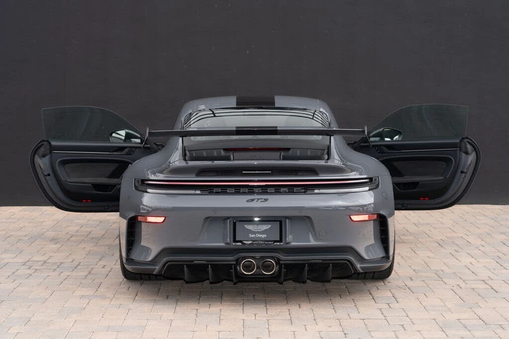 2025 Porsche 992 GT3 - Image 8 of 31