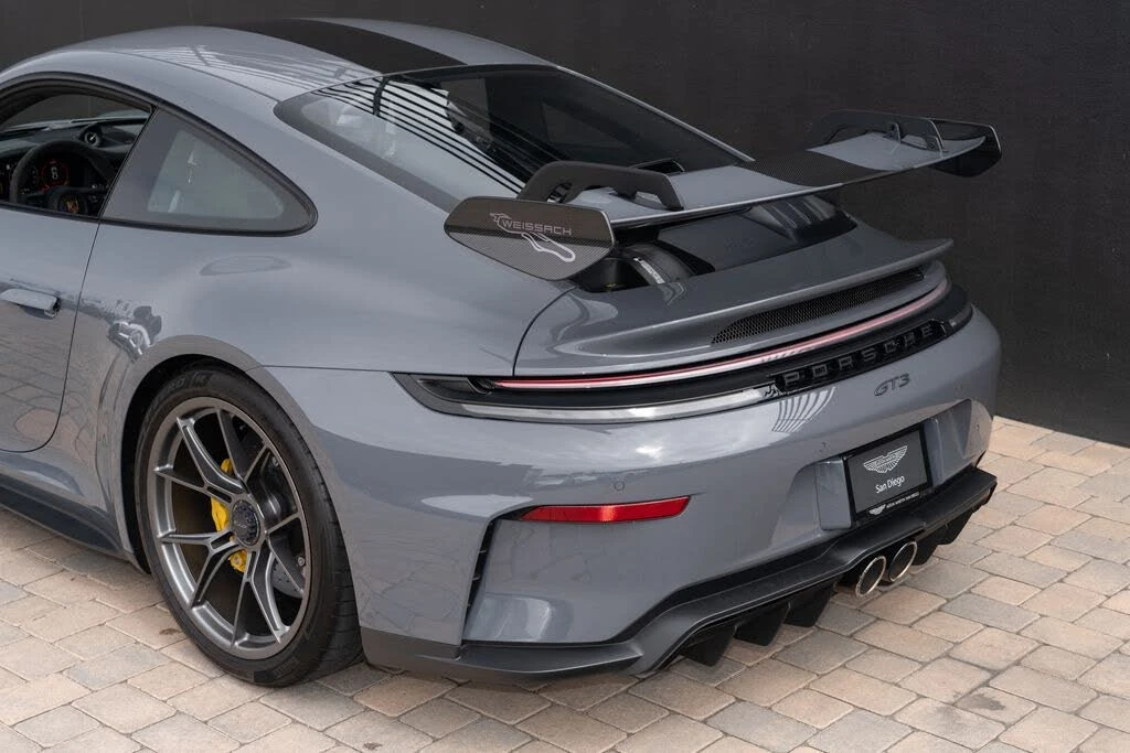 2025 Porsche 992 GT3 - Image 13 of 31