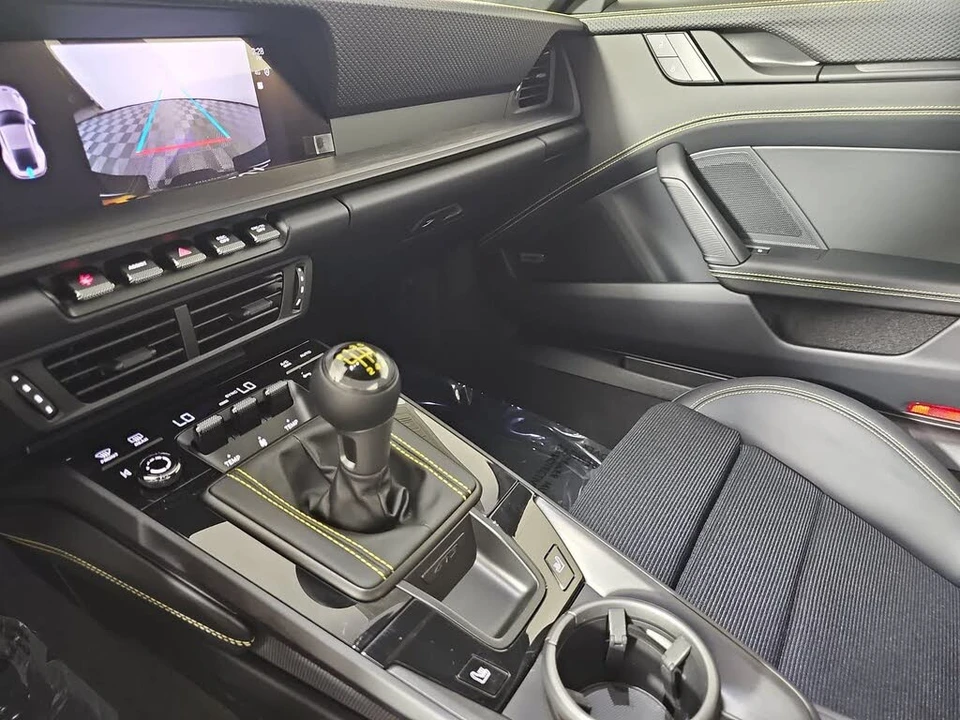 2025 Porsche 992 GT3 - Image 23 of 30