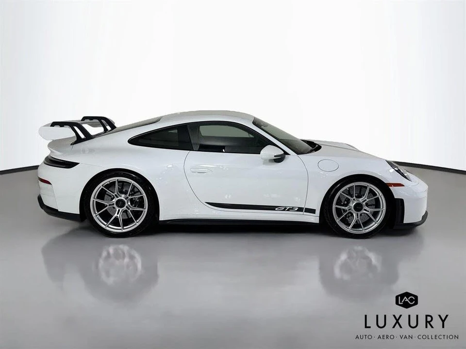 2025 Porsche 992 GT3 - Image 5 of 6