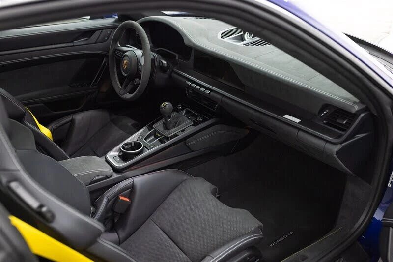 2025 Porsche 992 GT3 - Image 24 of 31
