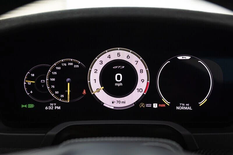 2025 Porsche 992 GT3 - Image 23 of 31