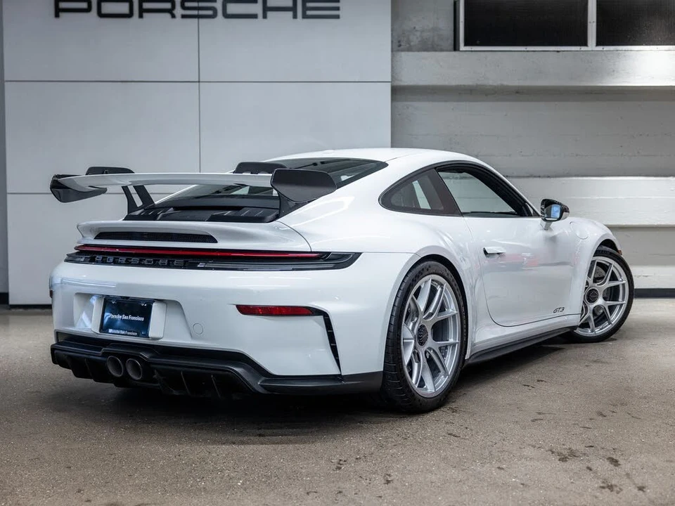 2025 Porsche 992 GT3 - Image 8 of 31