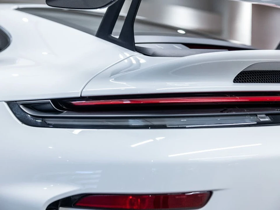 2025 Porsche 992 GT3 - Image 25 of 31