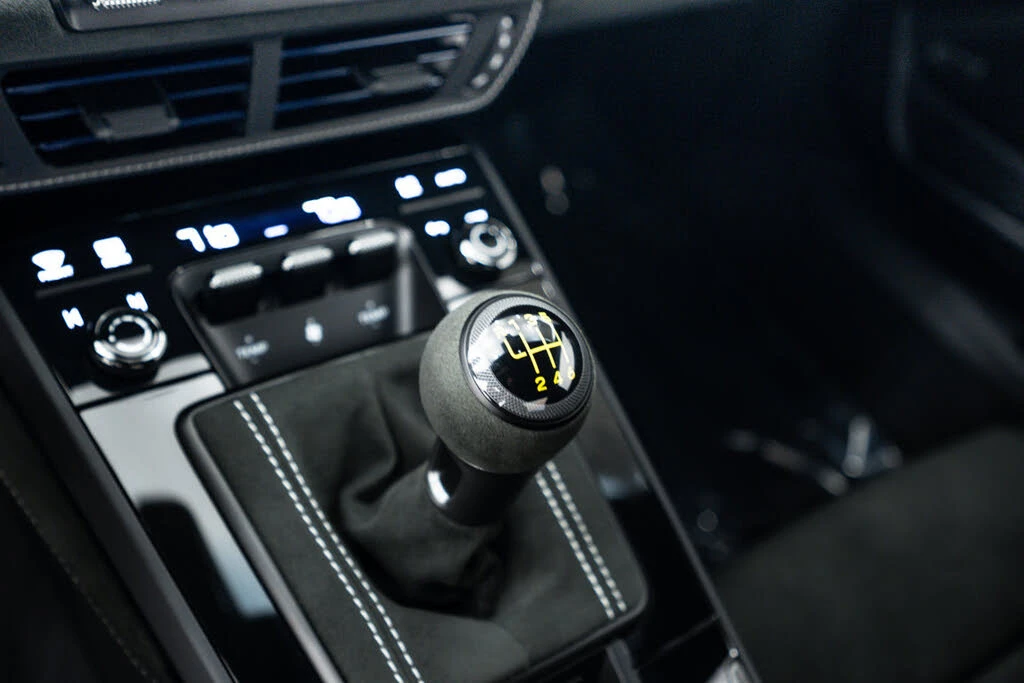 2025 Porsche 992 GT3 - Image 21 of 31