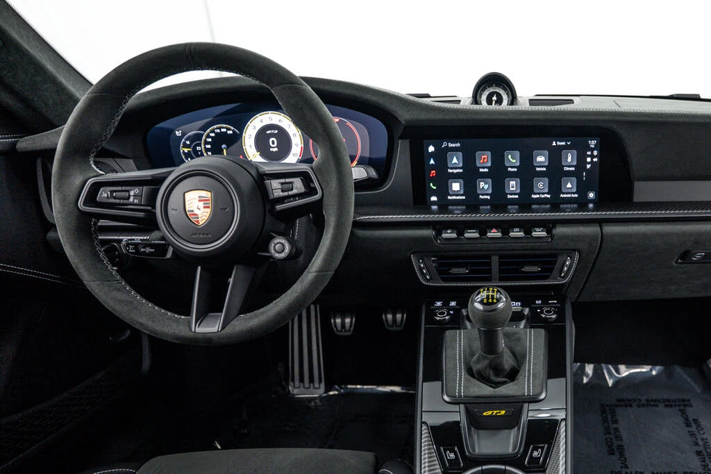 2025 Porsche 992 GT3 - Image 14 of 31