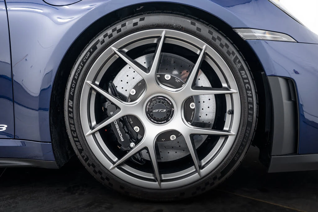 2025 Porsche 992 GT3 - Image 11 of 31