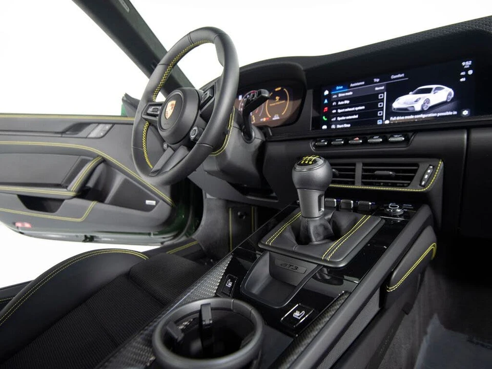 2025 Porsche 992 GT3 - Image 27 of 28