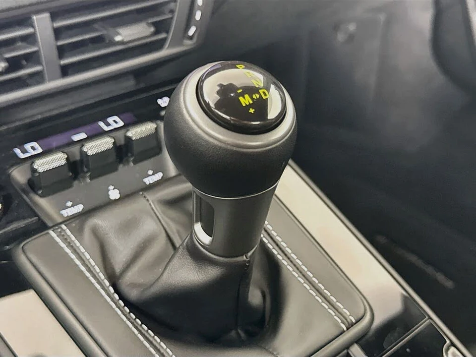 2025 Porsche 992 GT3 - Image 20 of 27