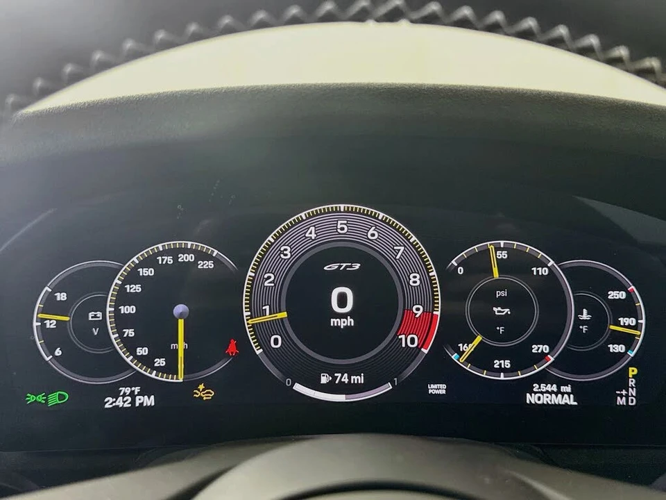 2025 Porsche 992 GT3 - Image 16 of 27